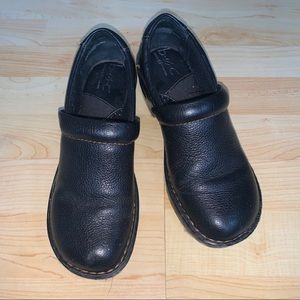 BOC Born Concepts Black Leather Clogs 7